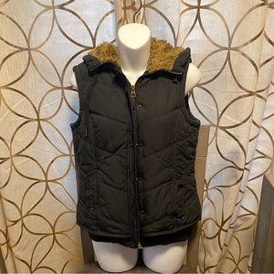 American Eagle Hooded vest